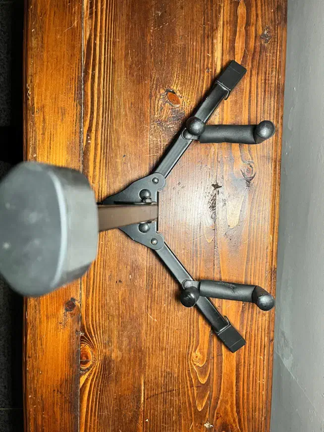 استند گیتار الکتریک|گیتار، بیس، امپلیفایر|رشت, سعدی (تختی)|دیوار