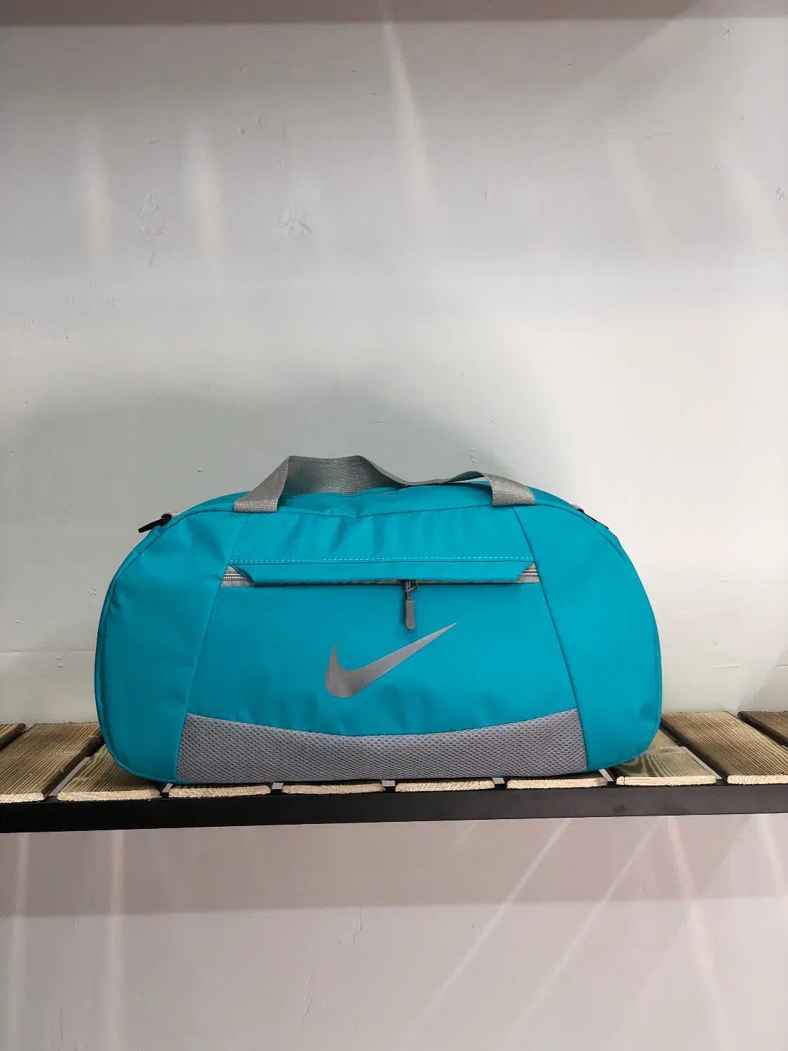 کیف باشگاه نایکی(خرید بی واسطه و مستقیم از تولیدی)|کیف، کفش، کمربند|مشهد, عیدگاه|دیوار