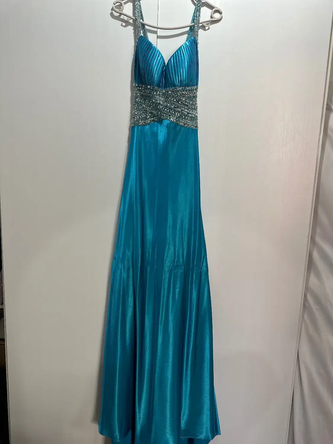 دوعدد لباس مجلسی و یک عدد مانتو|لباس|نظرآباد, نظرآباد|دیوار