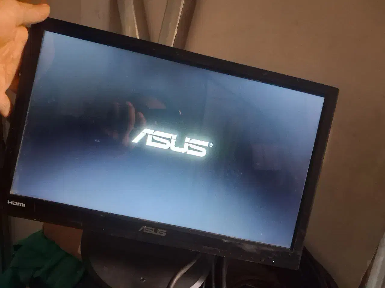 مانیتور ۱۵ اینچ ایسوس Asus|قطعات و لوازم جانبی رایانه|تهران, شهرک نفت|دیوار