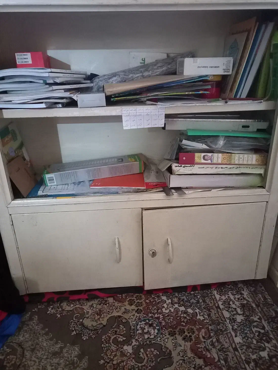 کتابخانه یا قفسه فلزی کاملا سالم و ضخیم قدیمی|کتابخانه، شلف، قفسه‌های دیواری|رباط‌کریم, مسکن مهر آبشناسان|دیوار