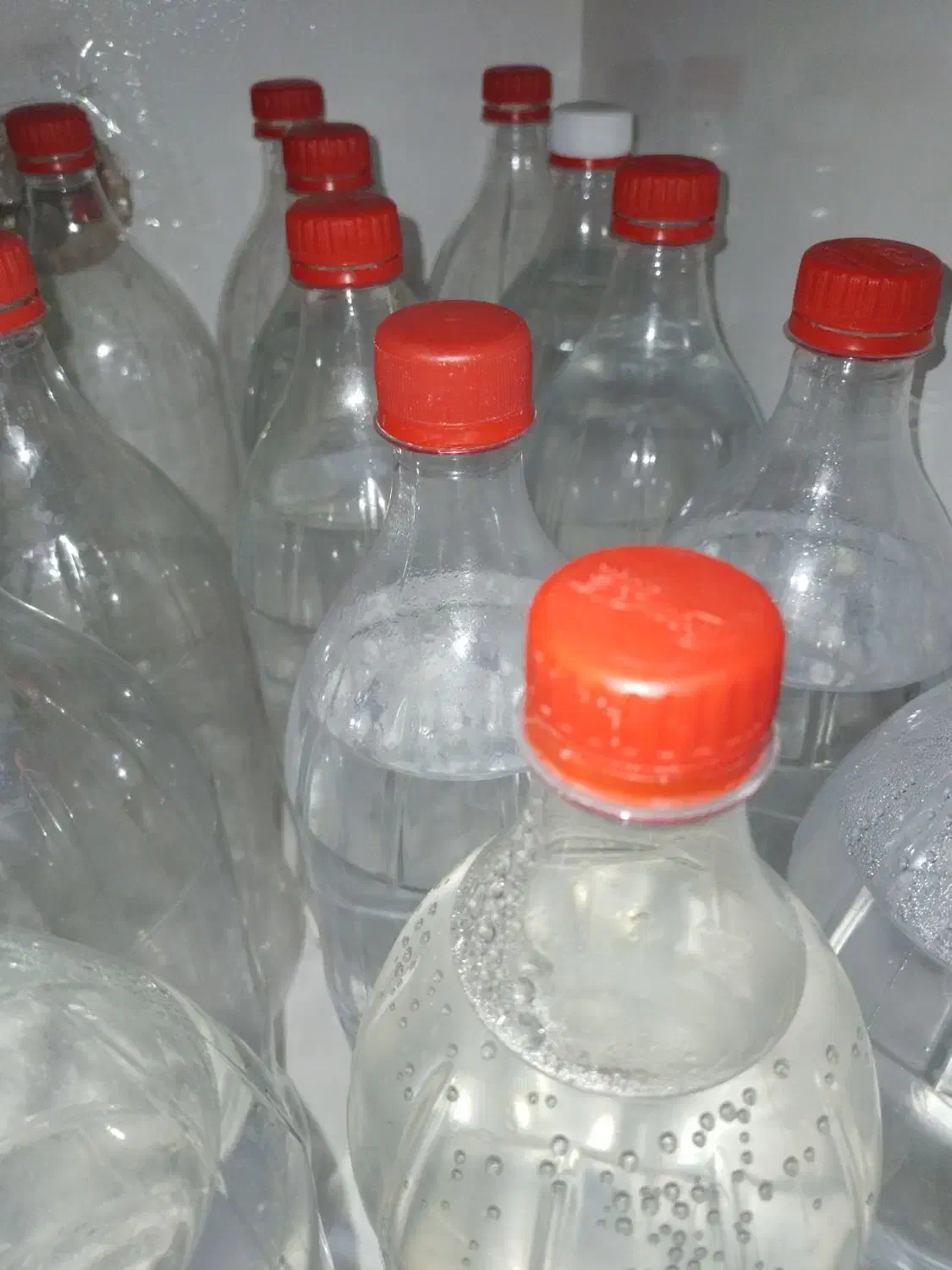 بطری نوشابه ۱،۵لیتری|ظروف نگهدارنده، پلاستیکی، یک‌بارمصرف|سمنان, |دیوار