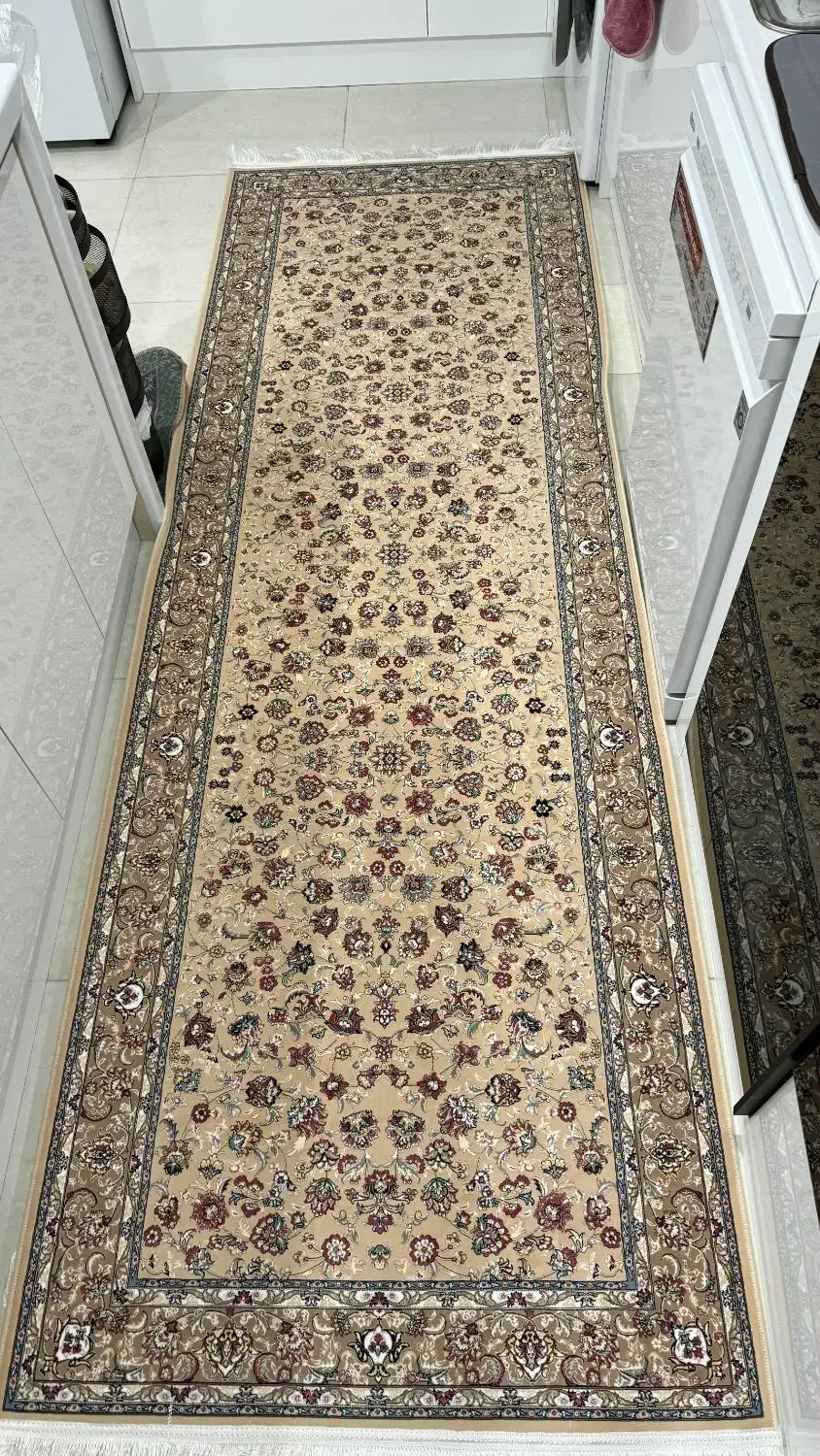 فرش ۹ متری در حد نو به همراه ۳ تیکه ست|فرش|تهران, مجیدآباد|دیوار