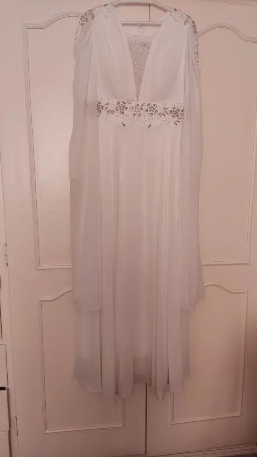 لباس عقد سفید نو تن نرفته سایز ۴۲|لباس|بروجرد, |دیوار