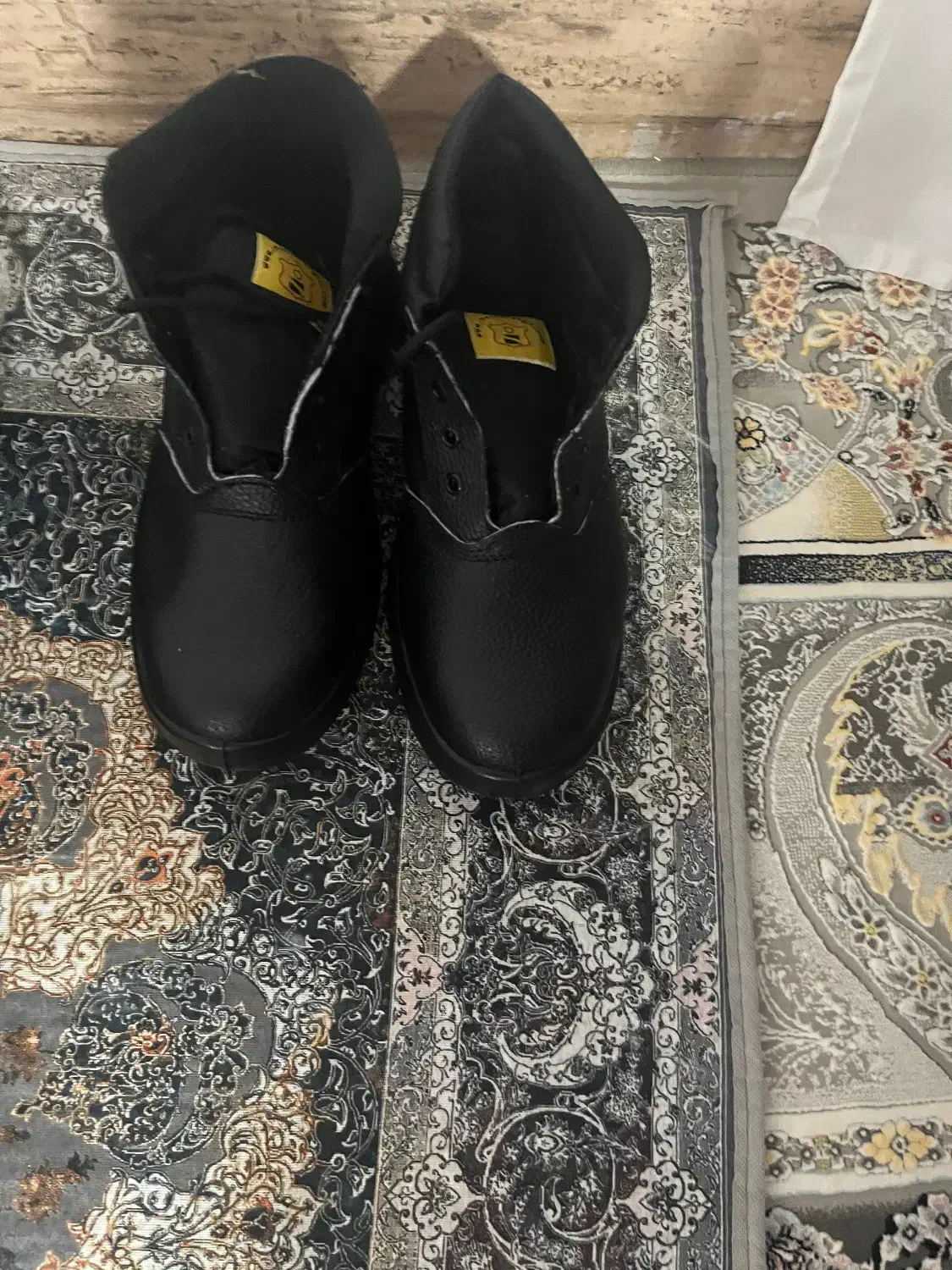 لباس وکفش کار|لباس|خواف, |دیوار