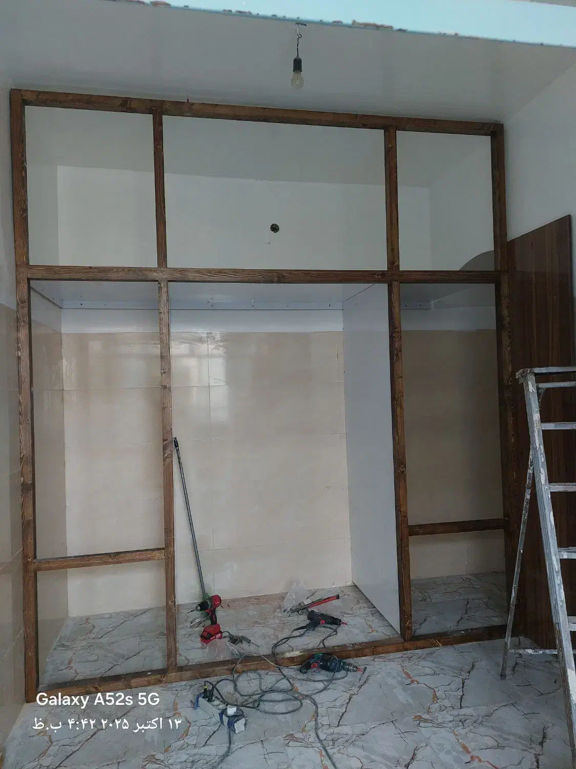 نصب و رگلاژ درب چوبی و کمدی و کابینت|خدمات پیشه و مهارت|یزد, |دیوار