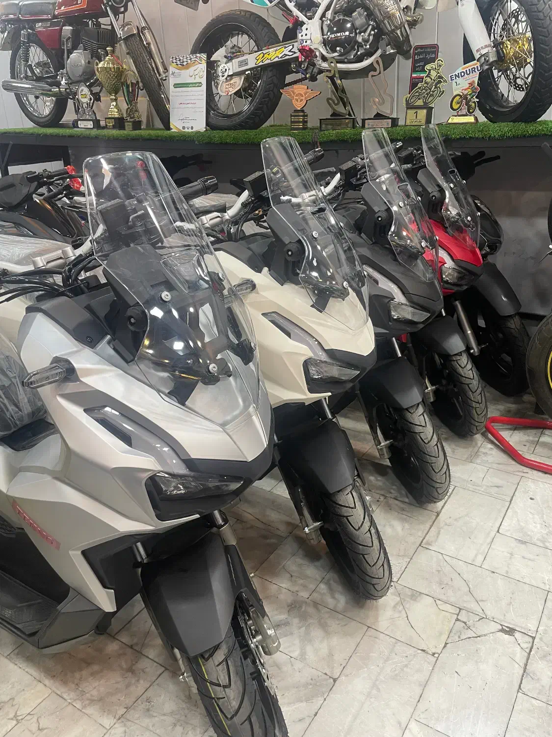 ADVتوسن فول اتاق اصلی|موتورسیکلت|اراک, |دیوار