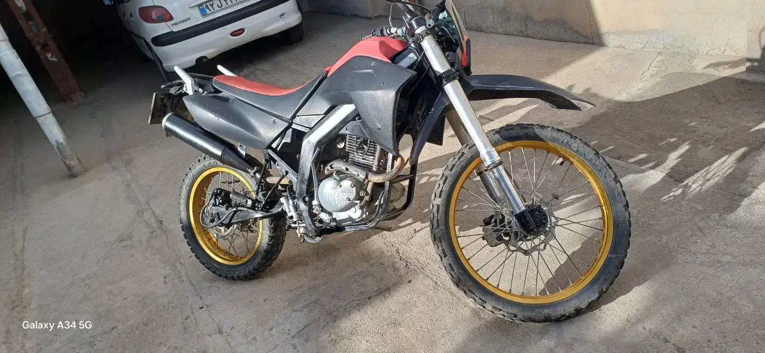 زیر قیمت گذاشتم پول لازمم یک سال زمانتش میکنم|موتورسیکلت|کرمانشاه, |دیوار