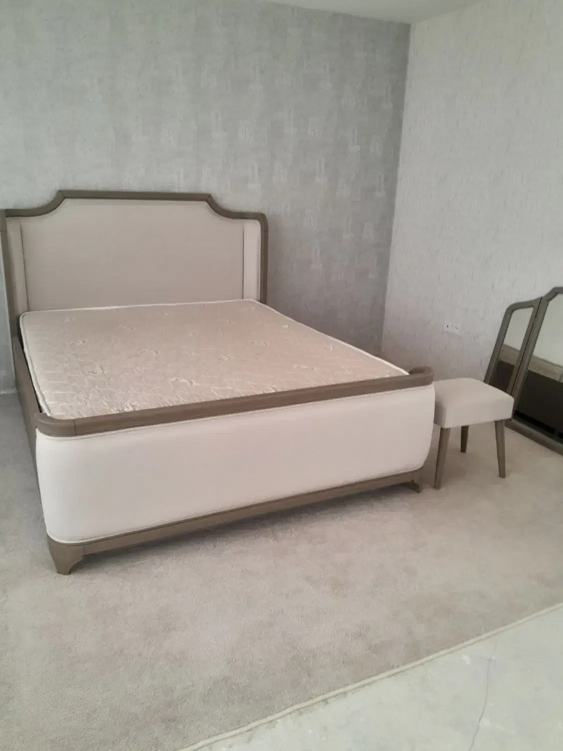 تخت خواب با دشک میز دراور|تخت و سرویس خواب|لالجین, |دیوار