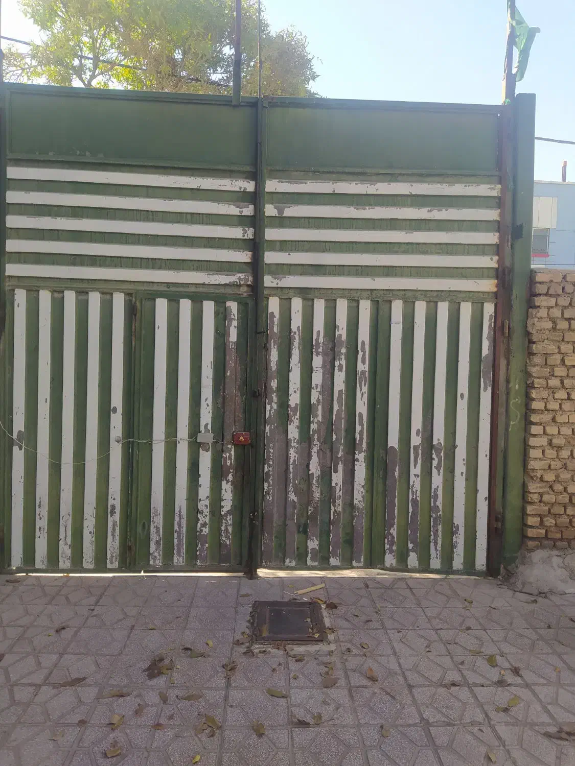 درب گاراژ سالم|مصالح و تجهیزات ساختمان|الیگودرز, |دیوار