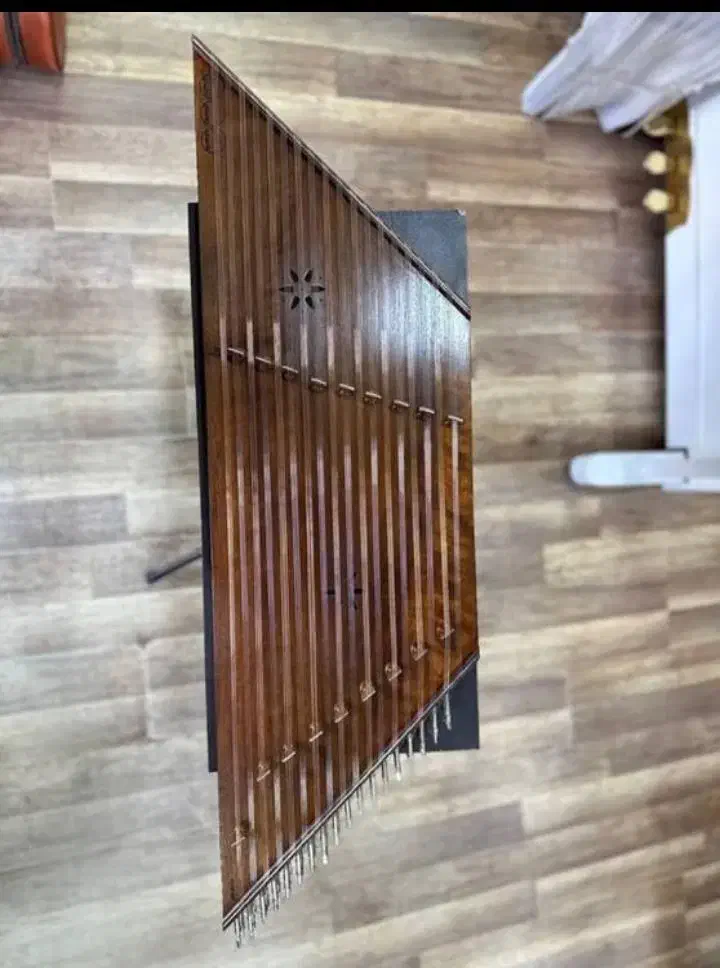 سنتور نو|سازهای سنتی|هشتگرد, شهرک بعثت|دیوار