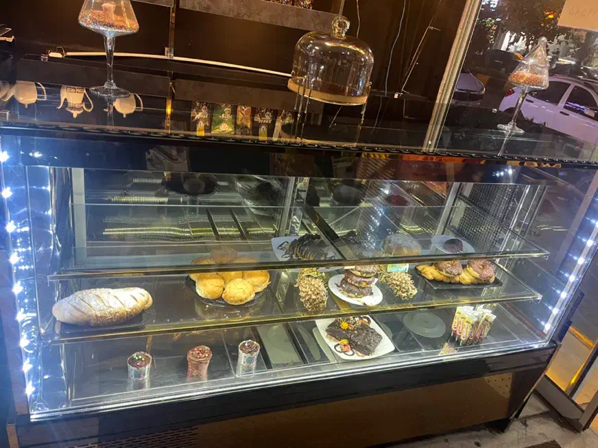 یخچال صنعتی شو کیک|کافیشاپ و رستوران|نوشهر, |دیوار