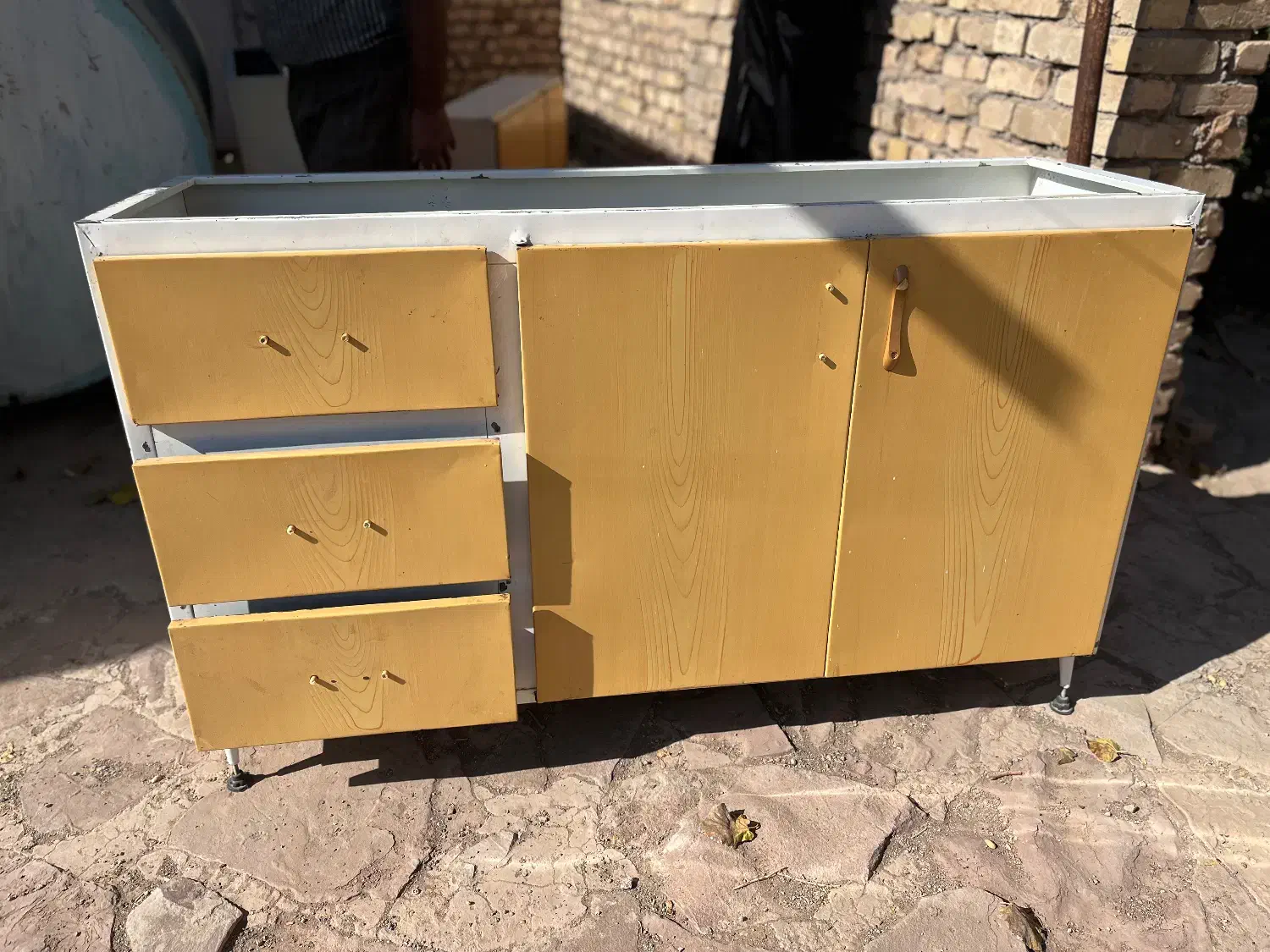 کابینت فلزی تمیز|مصالح و تجهیزات ساختمان|عطاملک, |دیوار