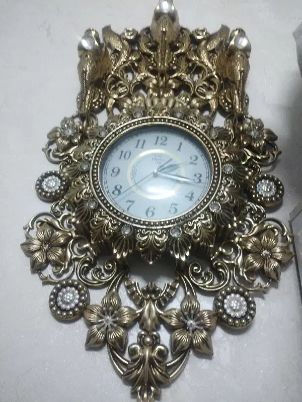 ساعت فرشته|ساعت دیواری و تزئینی|قدس, شهر‌قدس|دیوار