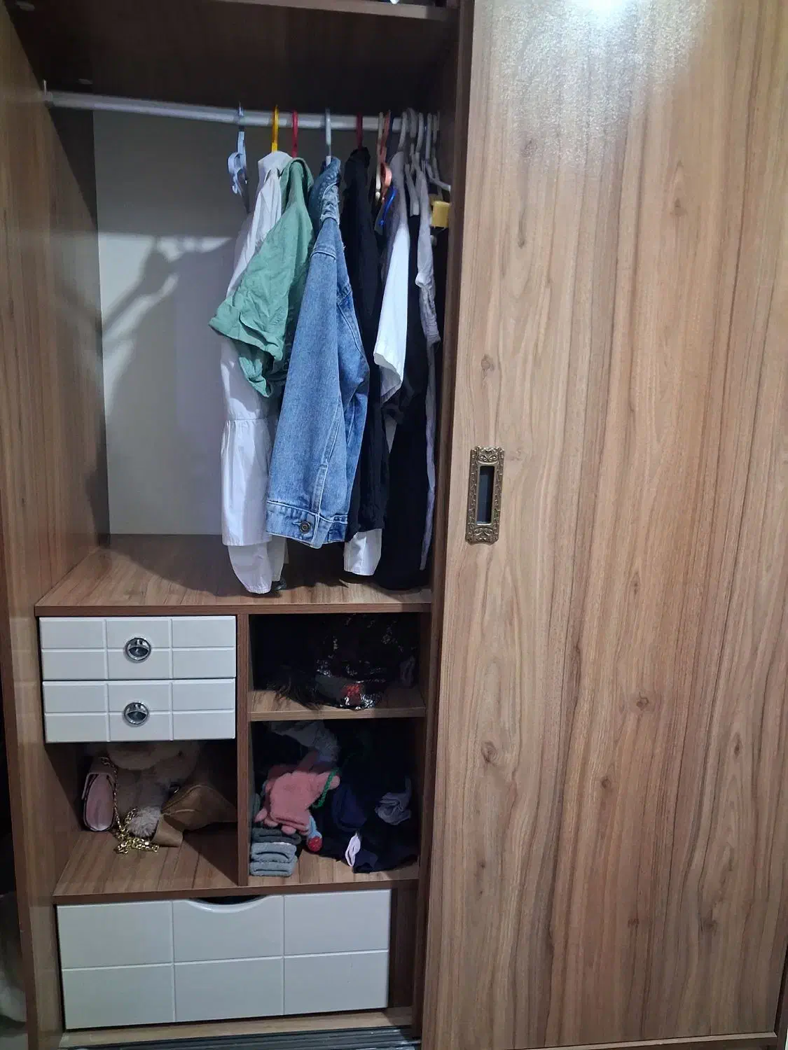 کمد|جاکفشی، کمد، دراور|قم, بکایی|دیوار