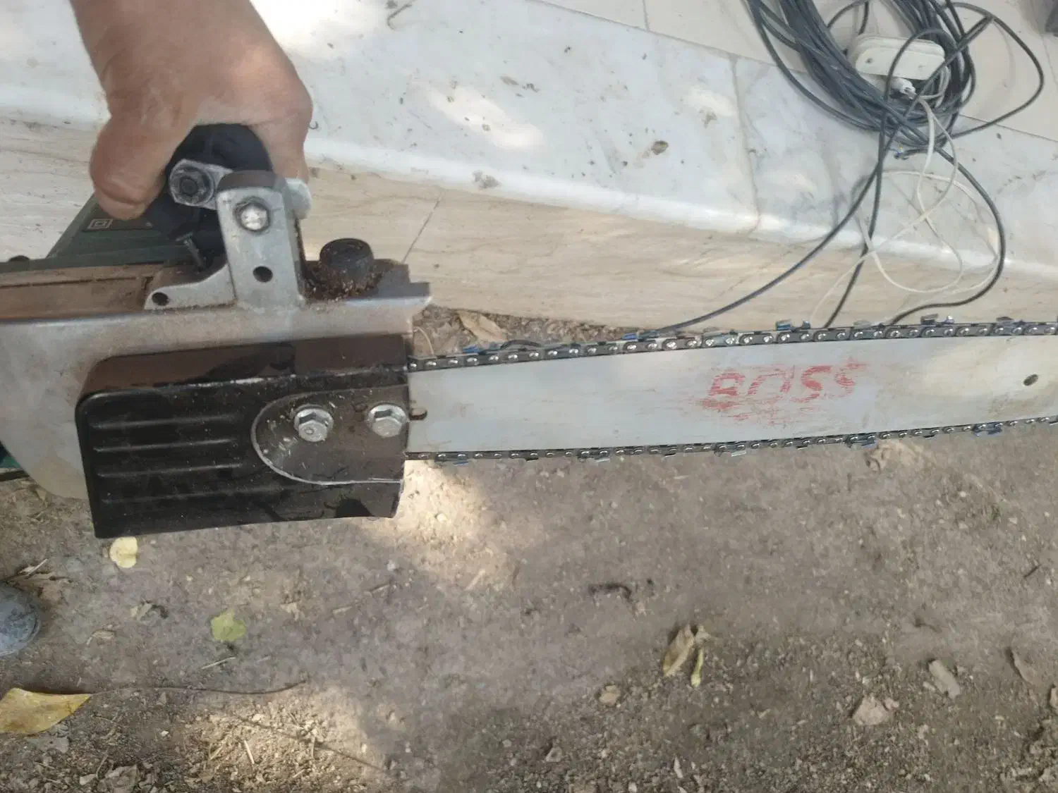 اره زنجیری درخت بر قوی با تیغه هیوندا جنس خوب|ابزارآلات|اصفهان, براآن شمالی|دیوار