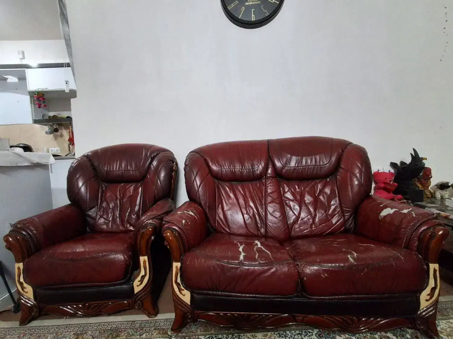 مبل چرم اصلی|مبلمان خانگی و میز عسلی|گلبهار, شهر جدید گلبهار|دیوار