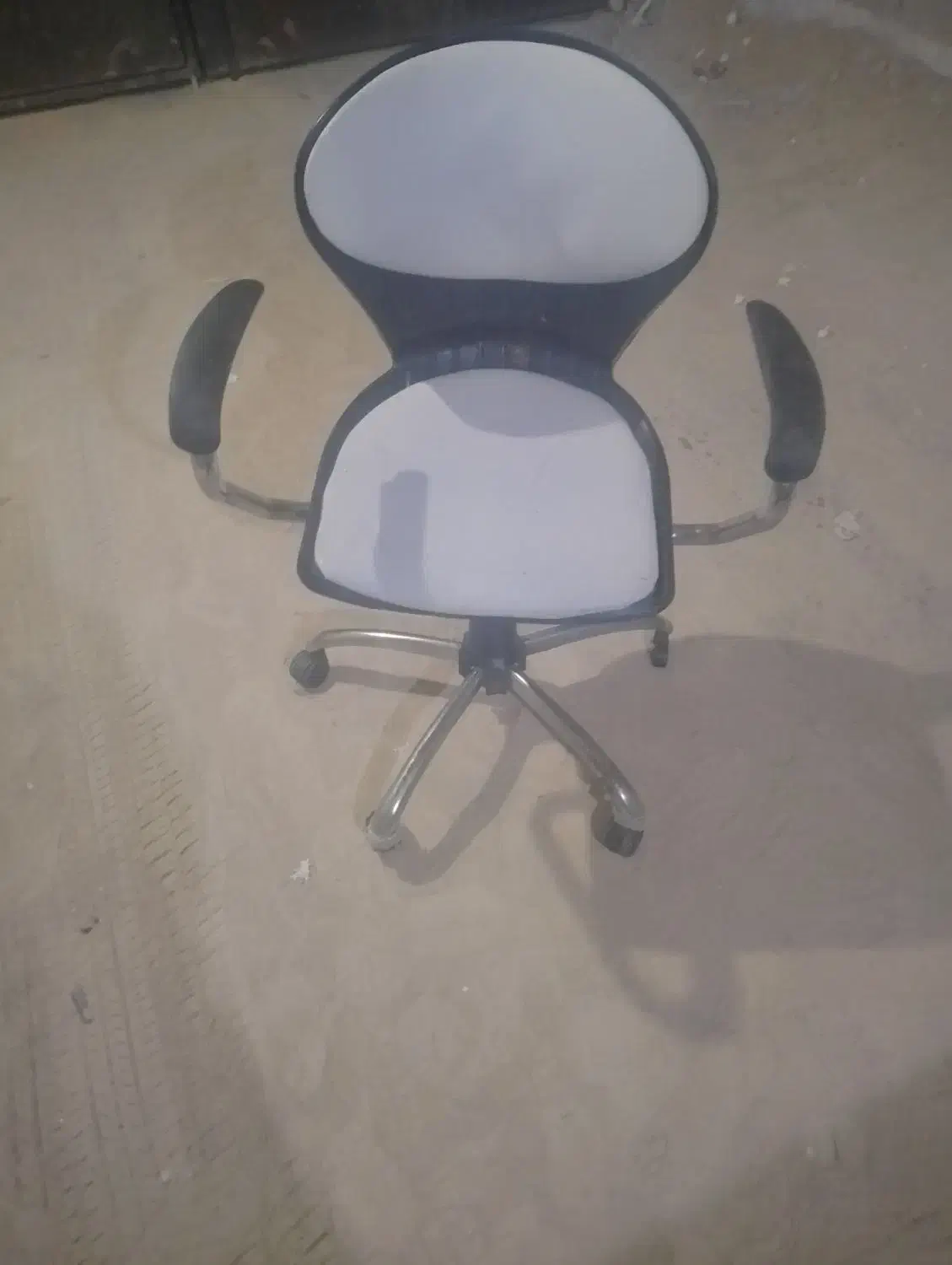 میز صندلی|صندلی و نیمکت|اردبیل, |دیوار