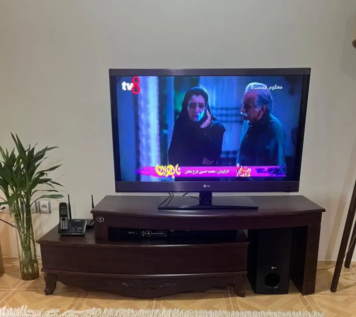 تلوزیون ال جی ۴۲ اصلی|تلویزیون و پروژکتور|بندر انزلی, موج شکن|دیوار