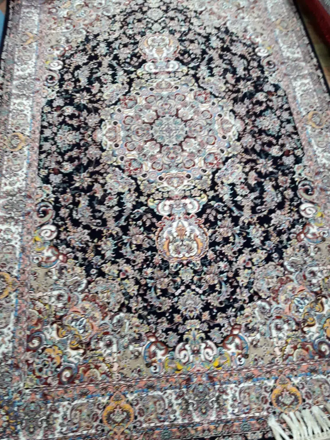 ۲تخته فرش ۶متری و ۱تخته فرش ۴متری ۱۲۰۰شانه قیطران|فرش|رشت, رشتیان|دیوار