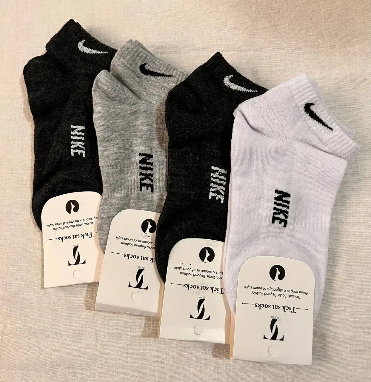 جوراب در سه طرح|لباس|گرگان, |دیوار