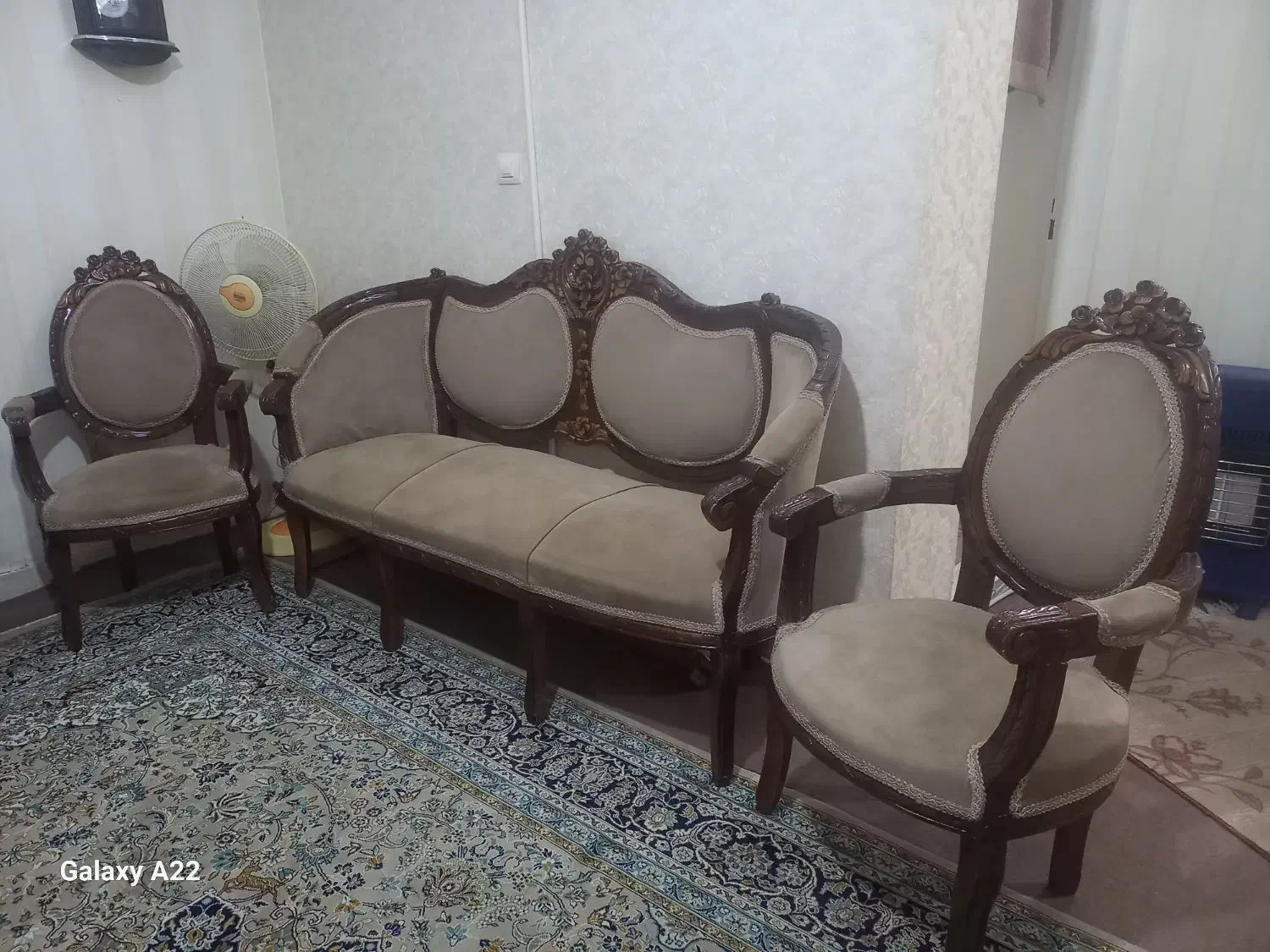 مبل ۸ نفره کلاسیک چوب گردو|مبلمان خانگی و میز عسلی|صباشهر, |دیوار