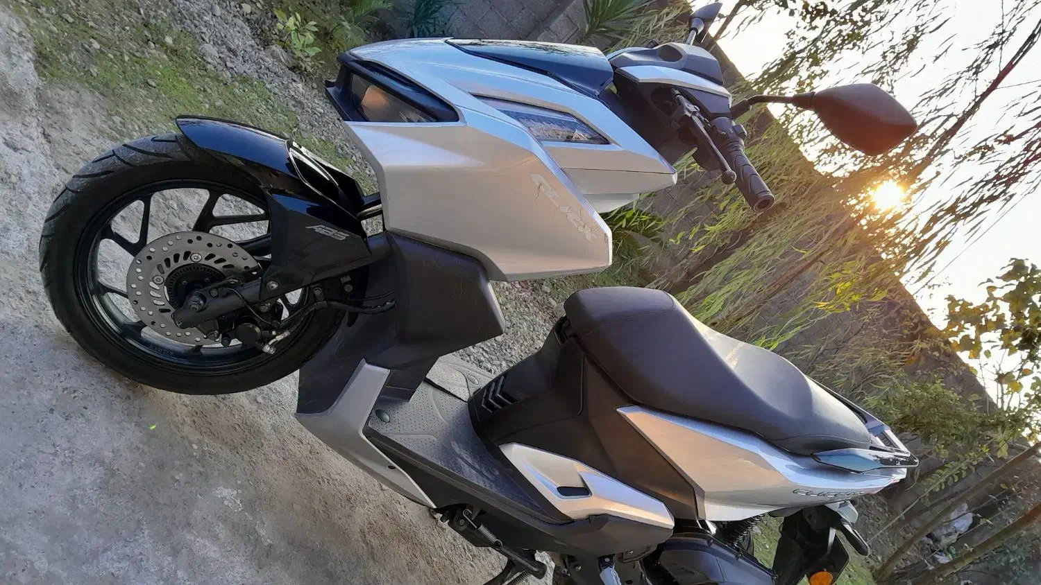 موتور کلیک اصلی  مدل ۱۴۰۲|موتورسیکلت|سنگر, |دیوار