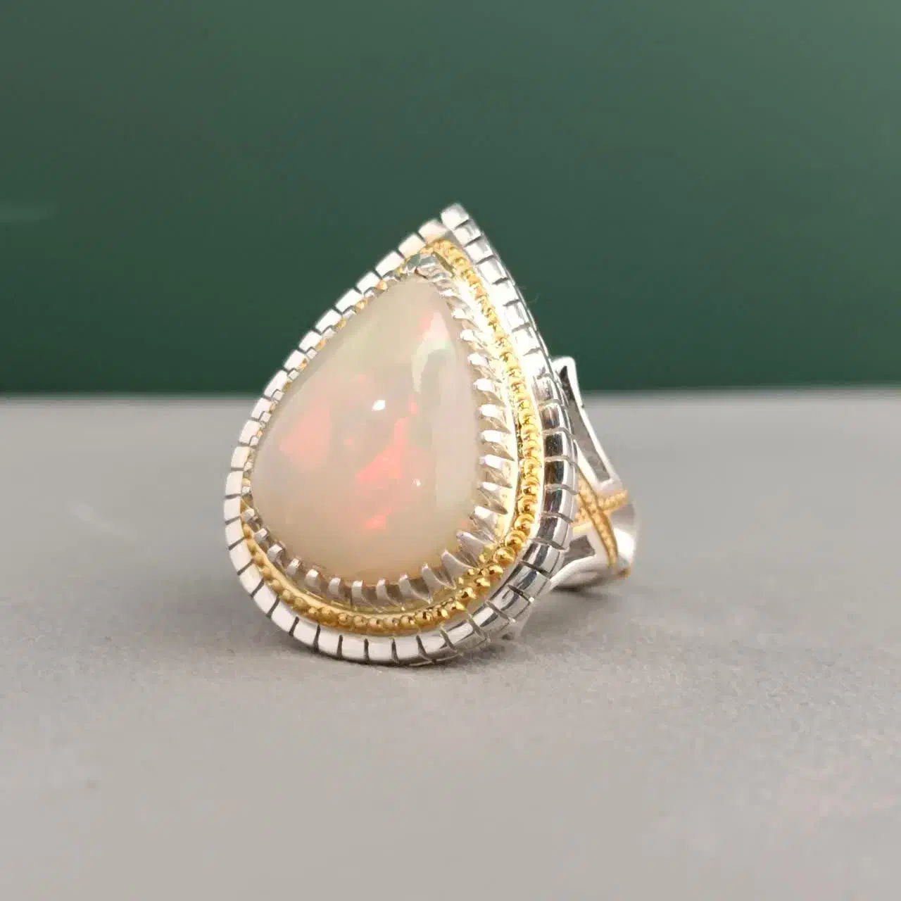 اوپال سفید رکاب دستساز کد ۱۹۶۸|جواهرات|تهران, چوب تراش|دیوار