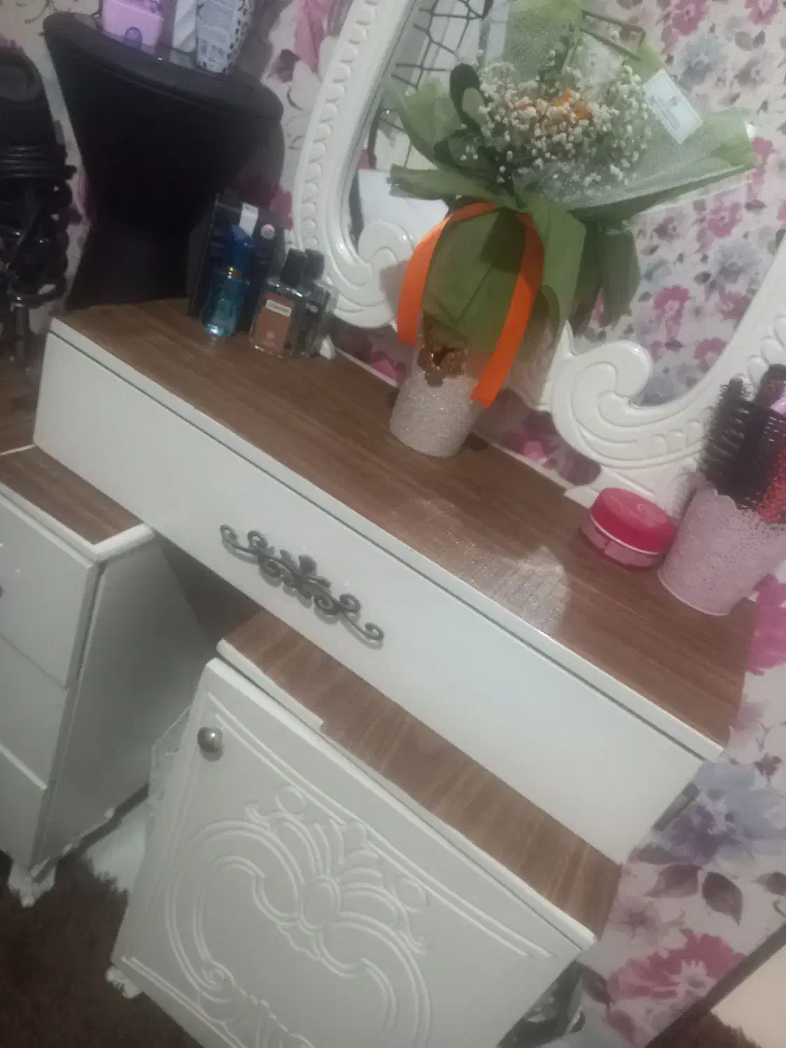 تخت دو نفره و سرویس|تخت و سرویس خواب|صومعهسرا, |دیوار