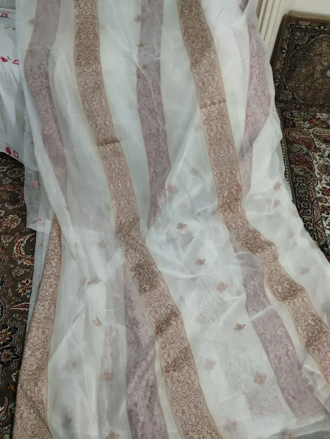 پرده|پرده، رانر، رومیزی|لوشان, |دیوار