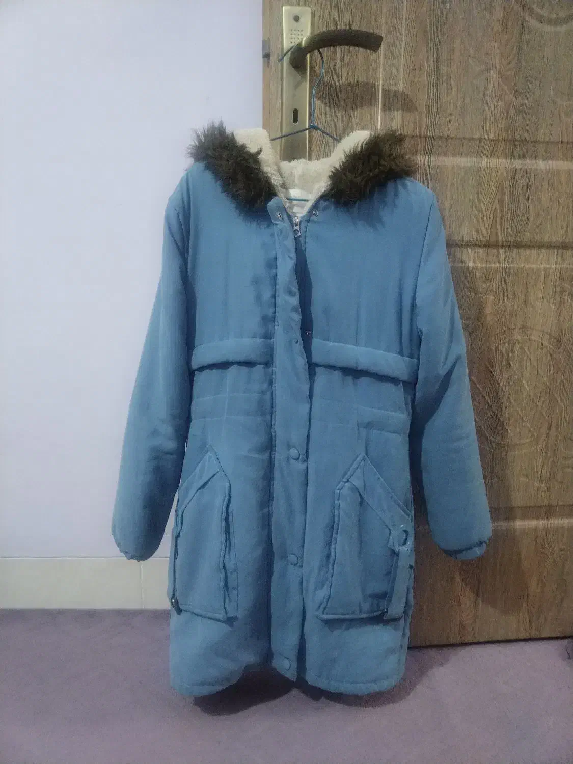 کاپشن|لباس|دامغان, |دیوار