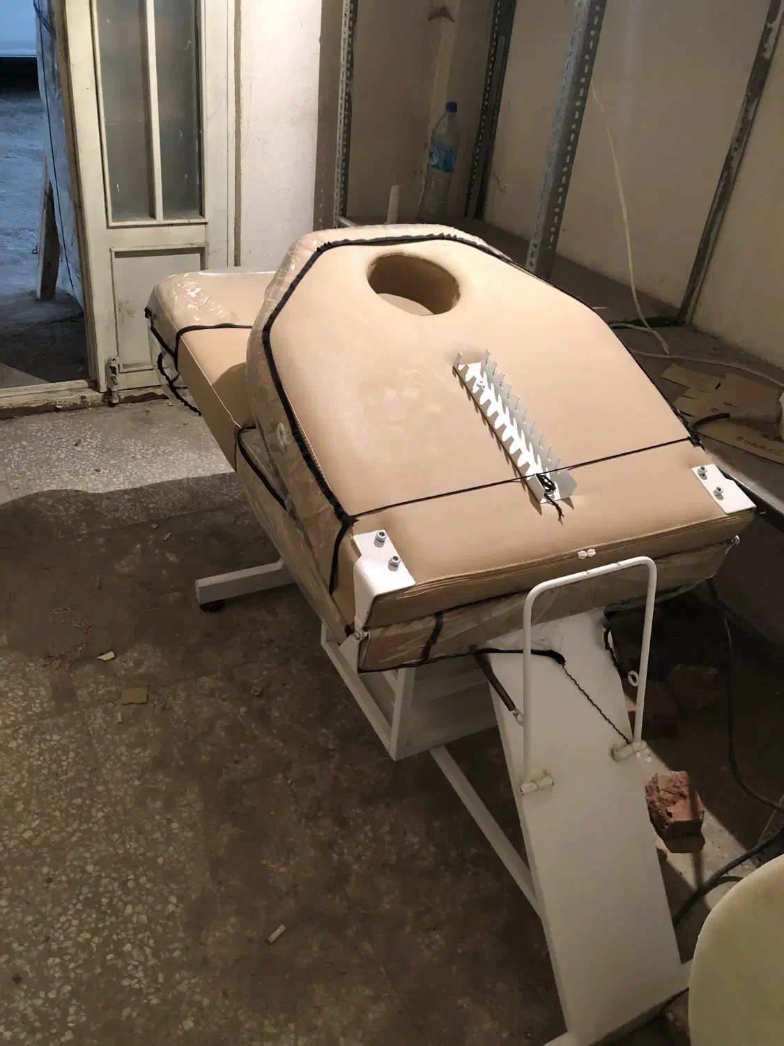 تخت تتو یا ماساژ|آرایشی، بهداشتی، درمانی|تبریز, |دیوار