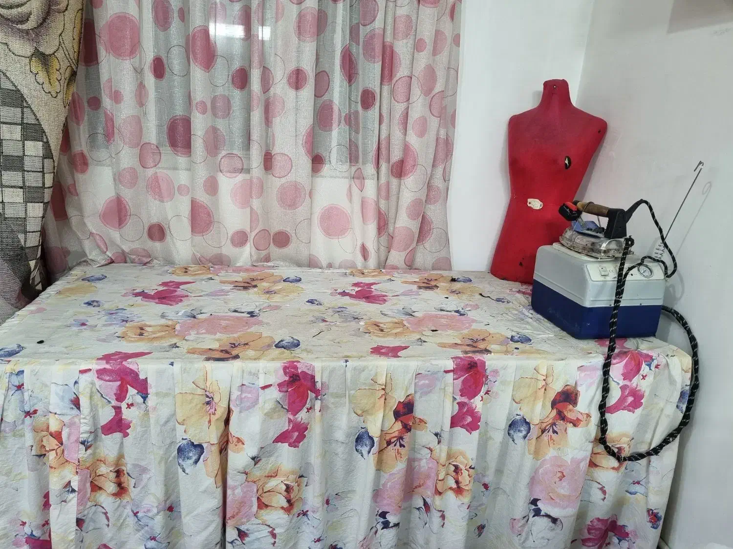 میز برش خیاطی تمام چوب|لوازم خیاطی و بافتنی|مشهد, هنرور|دیوار