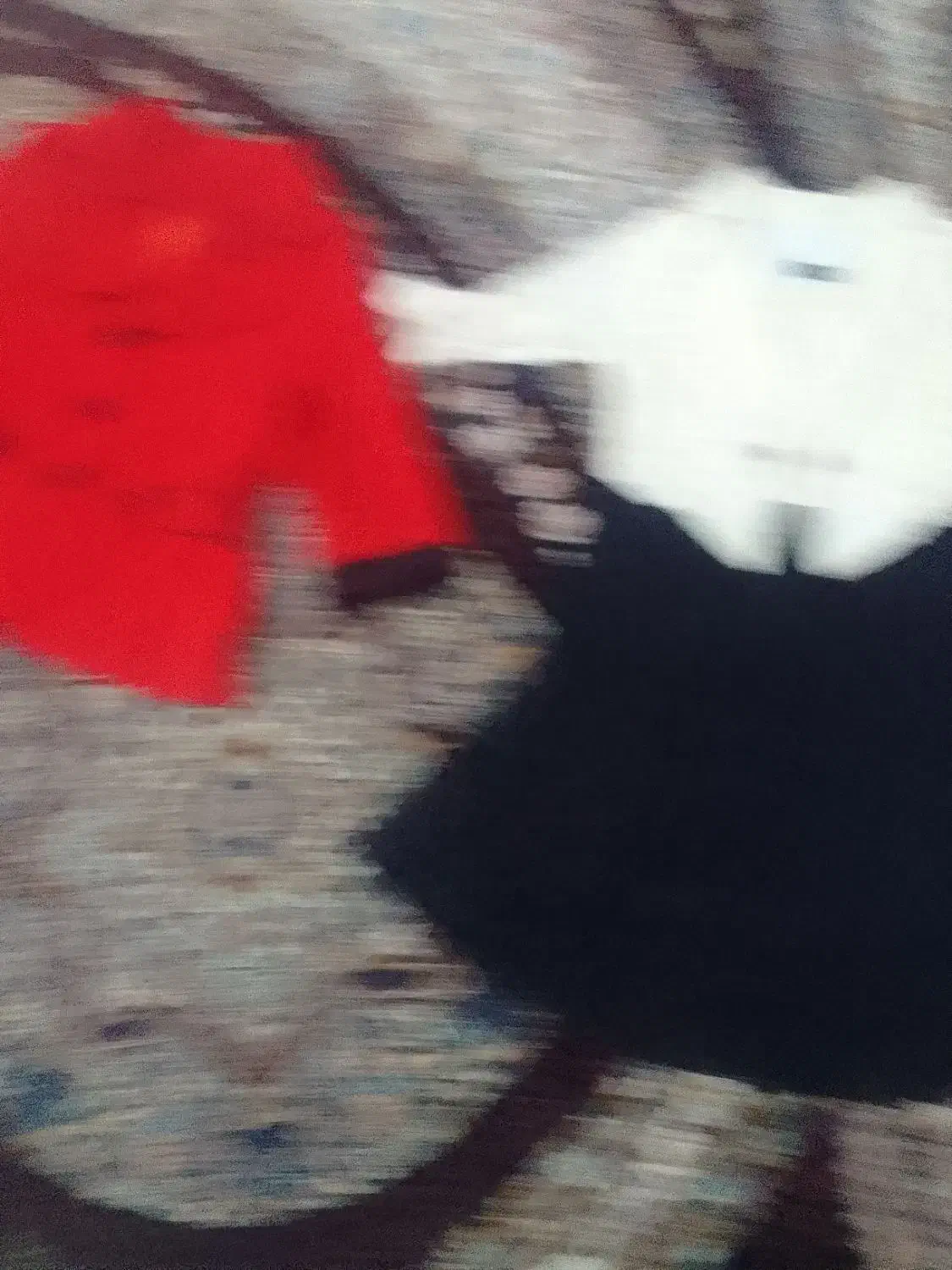 لباس مجلسی|لباس|ایواوغلی, |دیوار