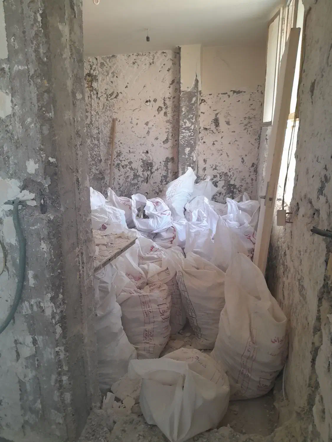 تخریب و آجر چینی|خدمات پیشه و مهارت|اهواز, منبع اب|دیوار