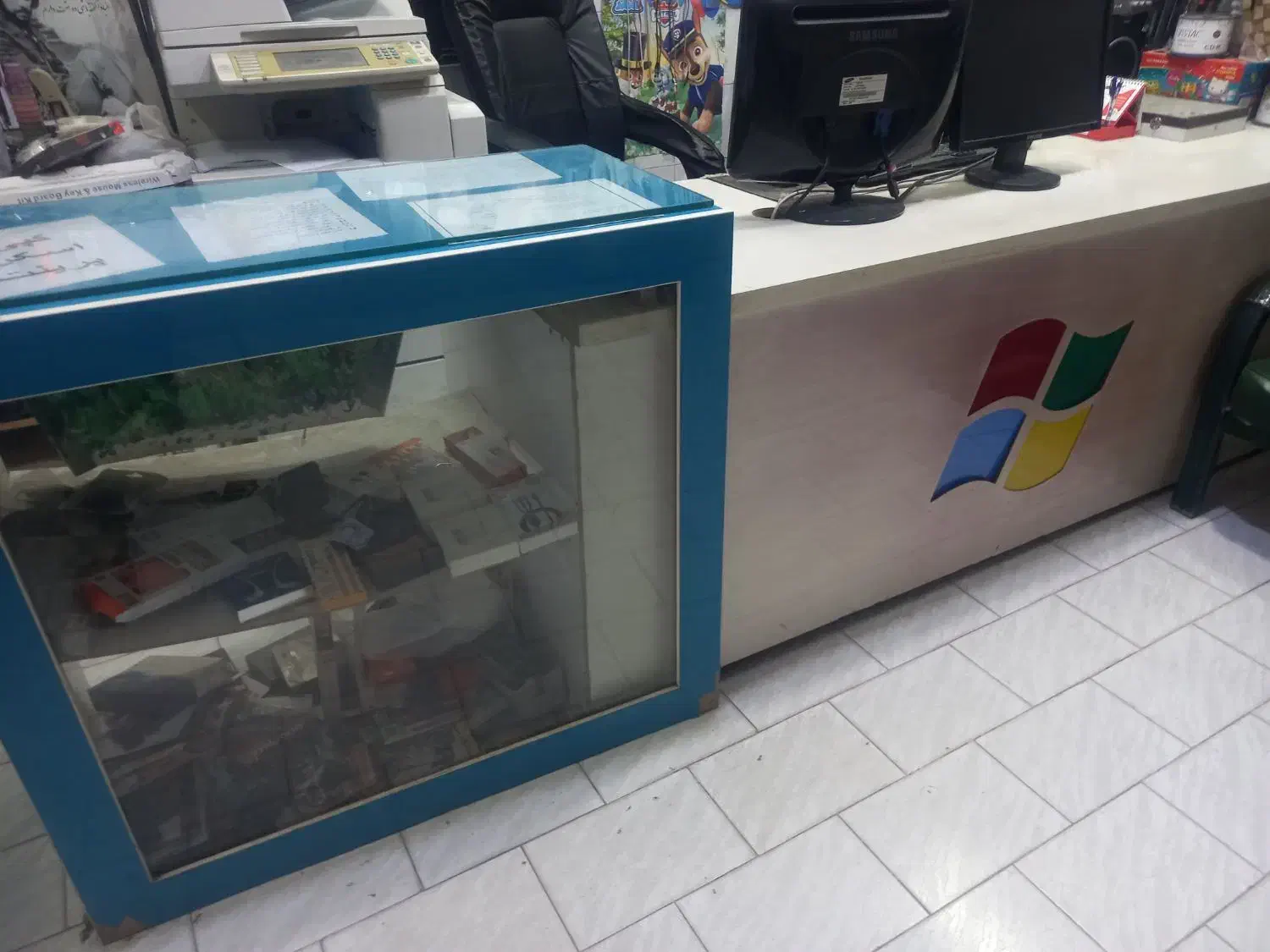 ویترین ومیز وصندلی|میز تحریر و کامپیوتر|زاهدان, |دیوار