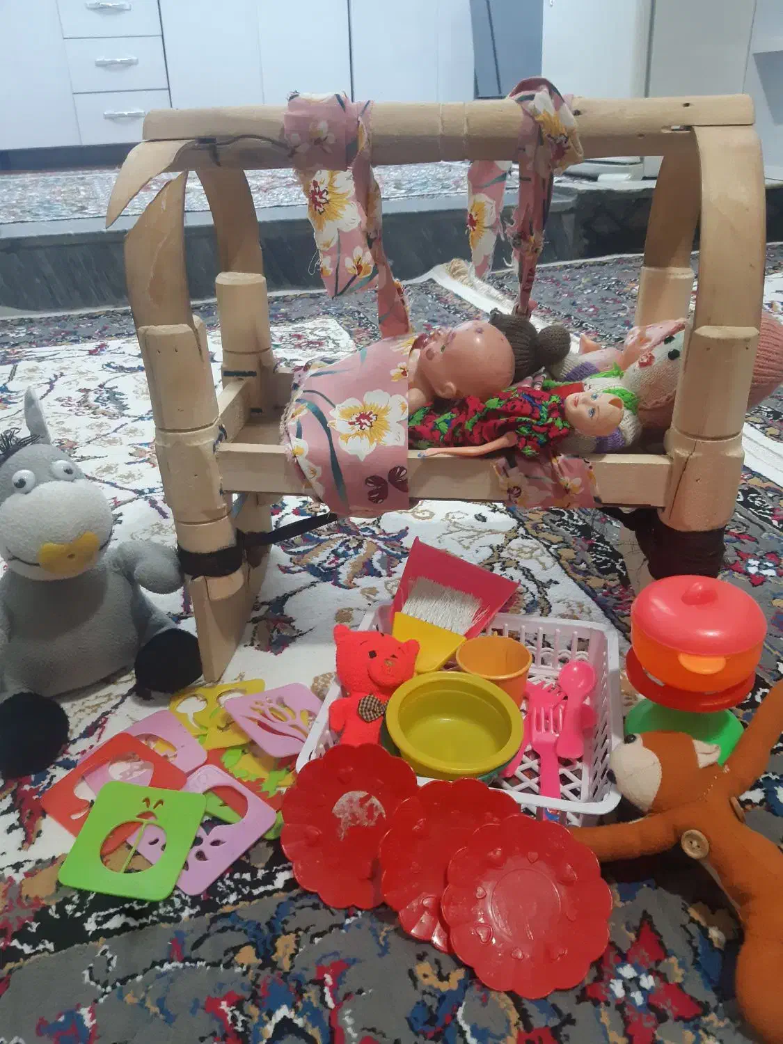 اسباب بازی وبیشکه|اسباب‌بازی بچه|مریوان, |دیوار