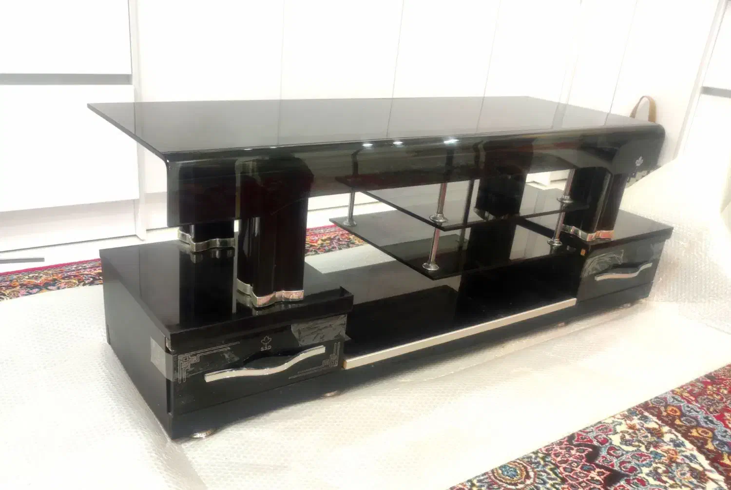 میز تلویزیون شیشه ای سالم|میز تلویزیون|شیراز, باغ تخت|دیوار