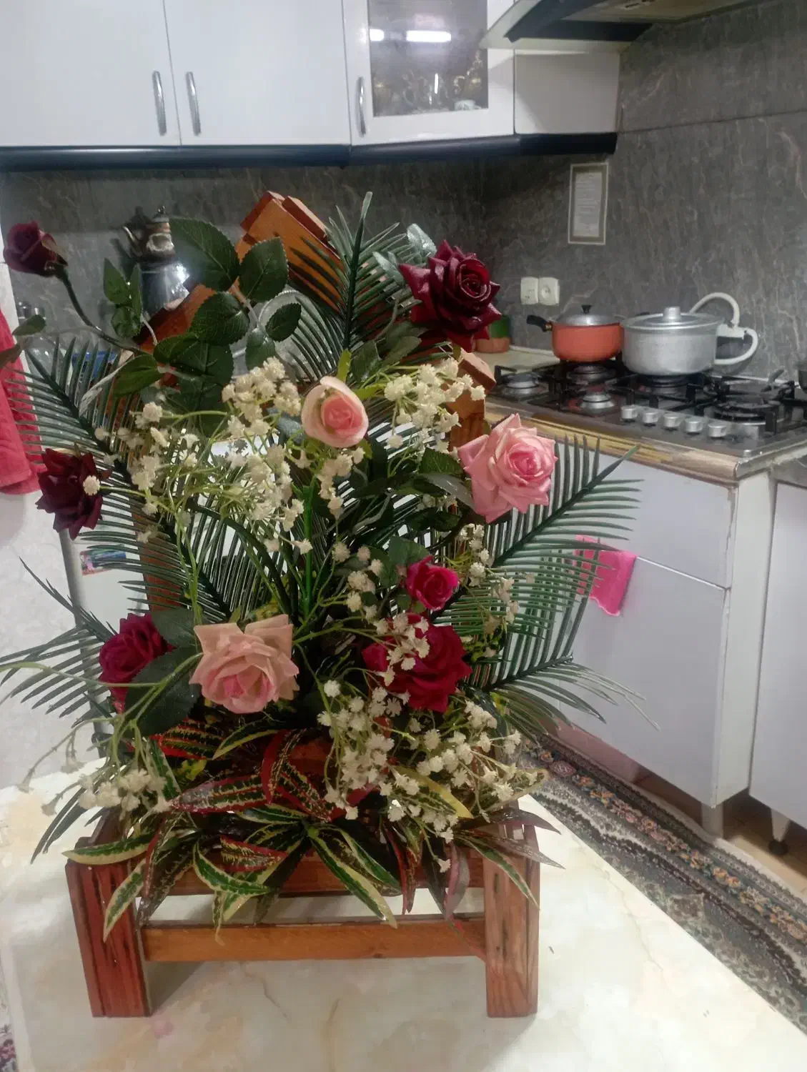 گل قشنگ|گل مصنوعی|قم, آزادگان|دیوار