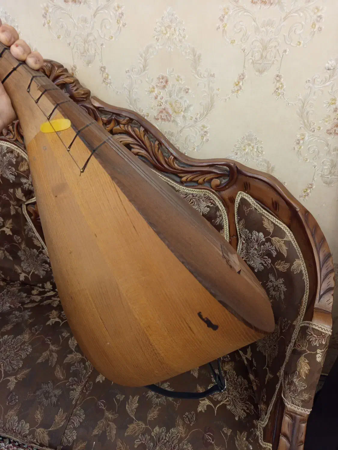 قوپوز ساز آذربایجان|سازهای سنتی|تبریز, |دیوار