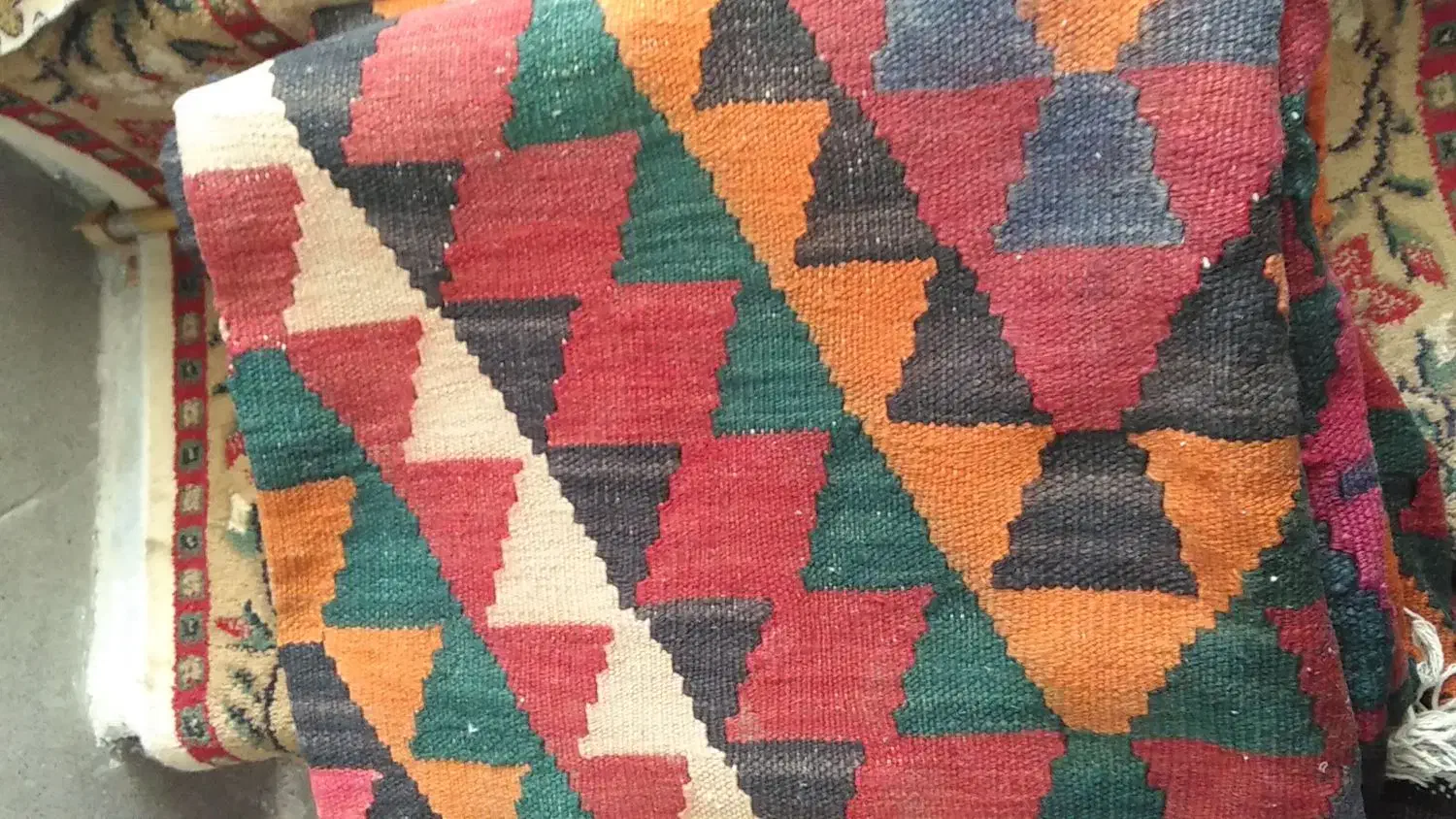 گلیم فرش عتیقه پشم شتر سالم|گلیم، جاجیم، گبه|قم, بنیاد|دیوار