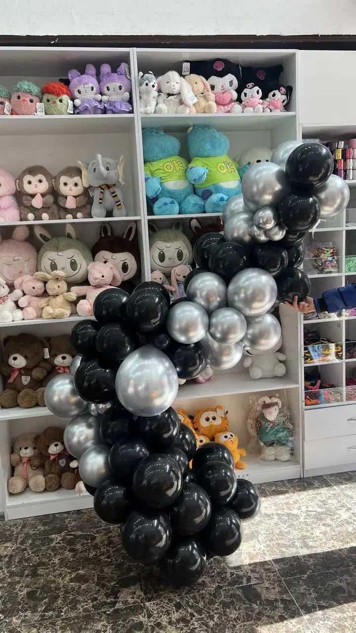 بادکنک|ریسه و چراغ تزئینی|قدس, شهرقدس|دیوار