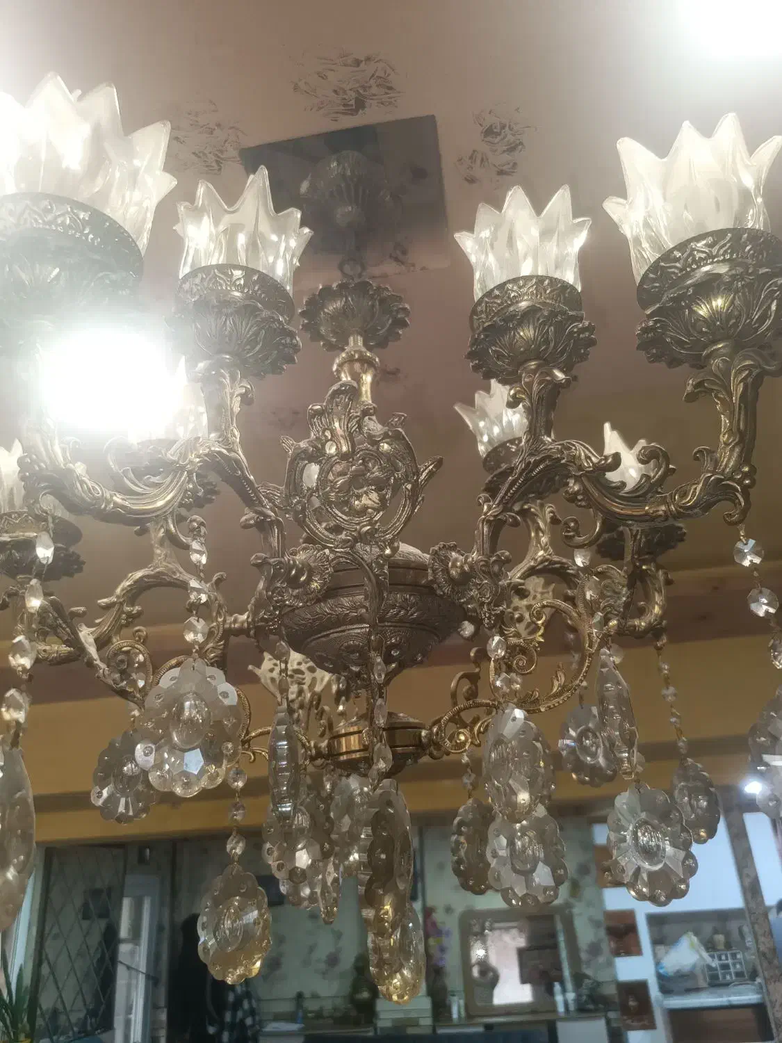 لوستر برنجی|لوستر و چراغ آویز|باغستان, |دیوار