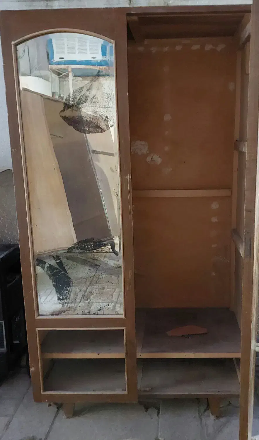 آینه با قاب چوبی|آینه|شیراز, باغ تخت|دیوار