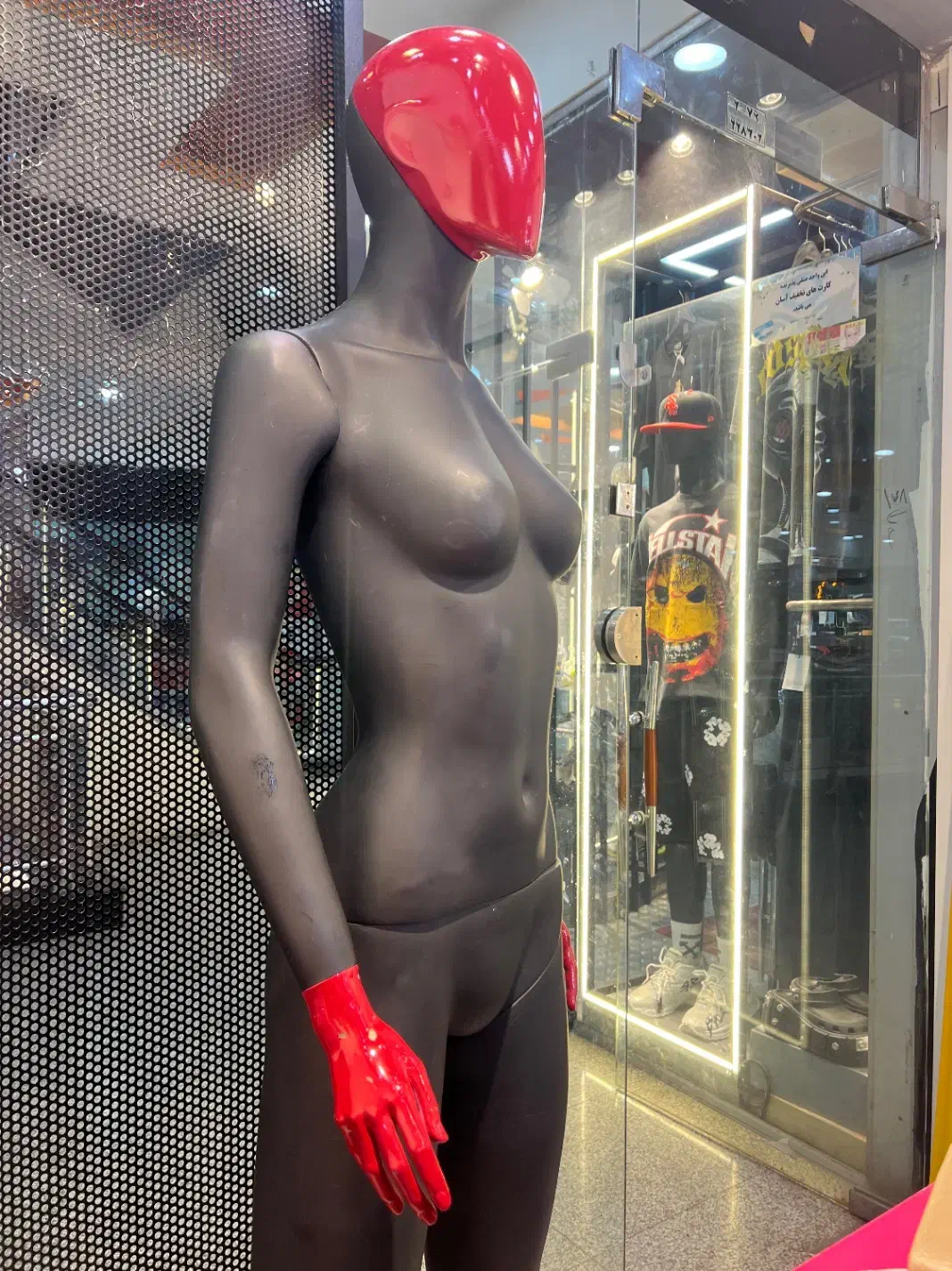 فروش مانکن و آویز لباسی|فروشگاه و مغازه|بندرعباس, |دیوار