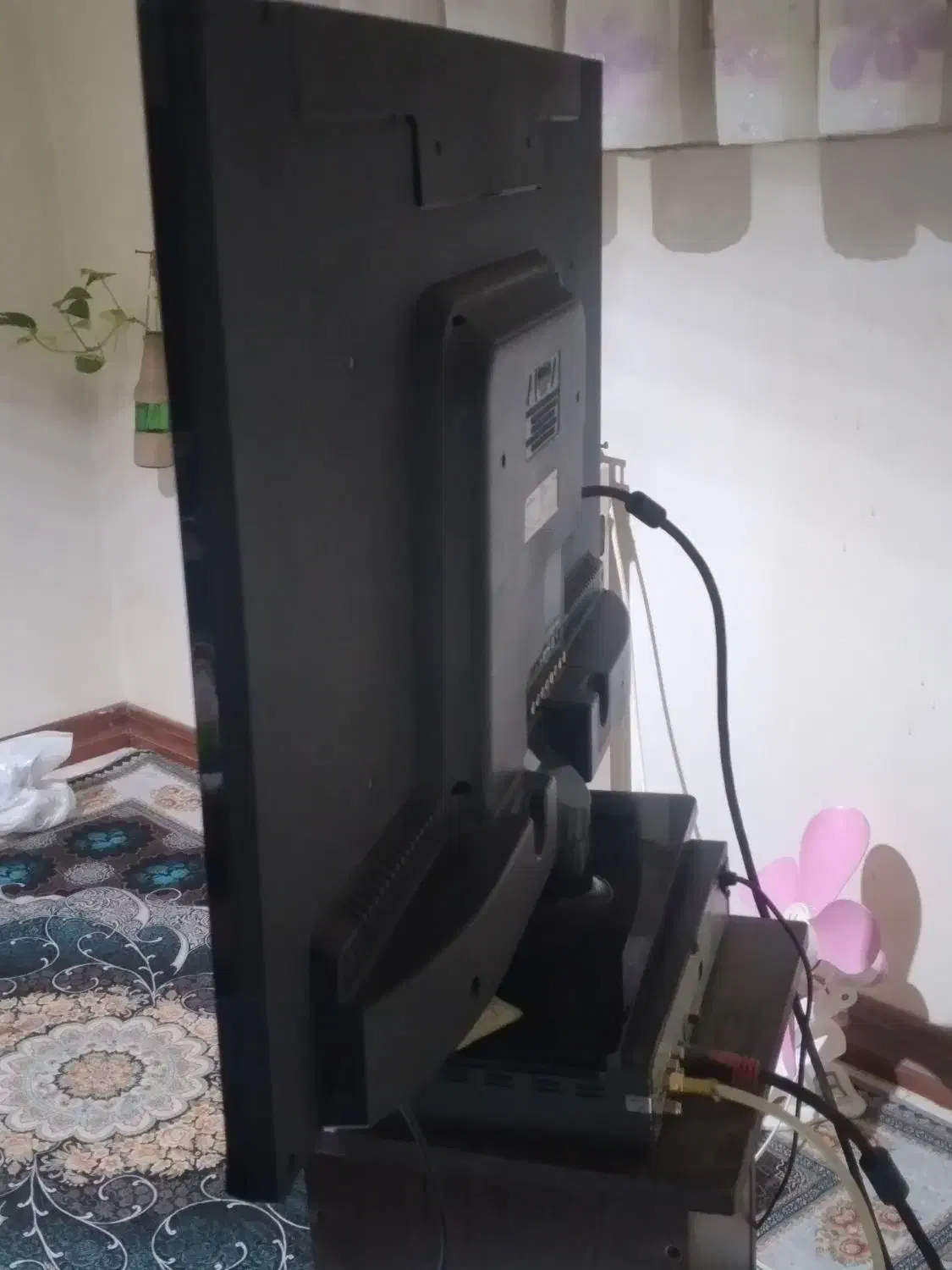 ال ای دی اکس تی ویژن|تلویزیون و پروژکتور|رودهن, |دیوار