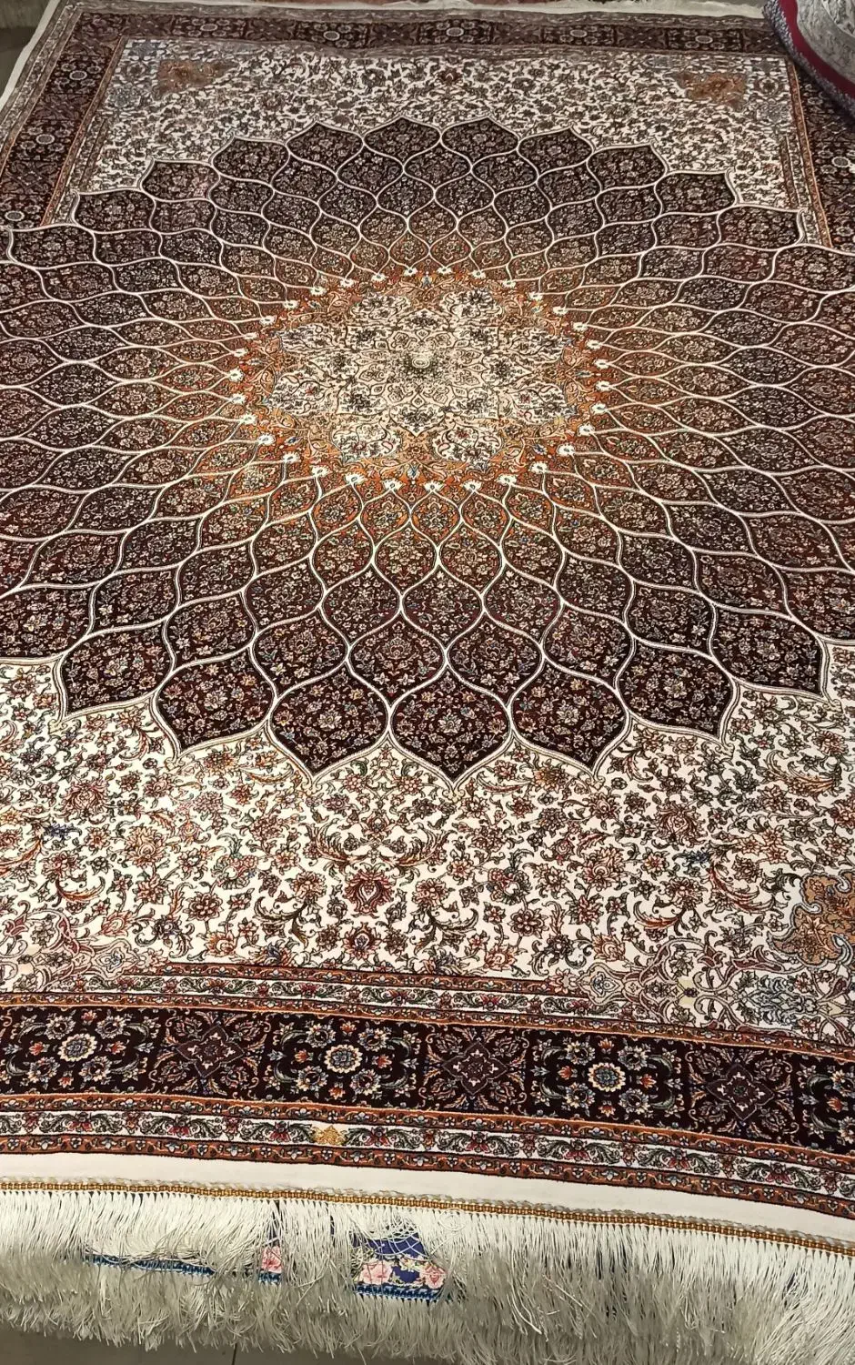 فرش ماشینی دستباف گونه چله ابریشم ابریشم|فرش|تهران, کاج|دیوار