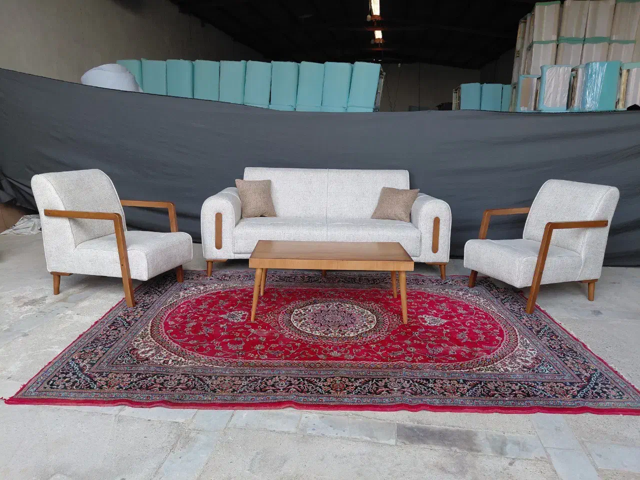 مبل راحتی|مبلمان خانگی و میز عسلی|اصفهان, قهجاورستان|دیوار