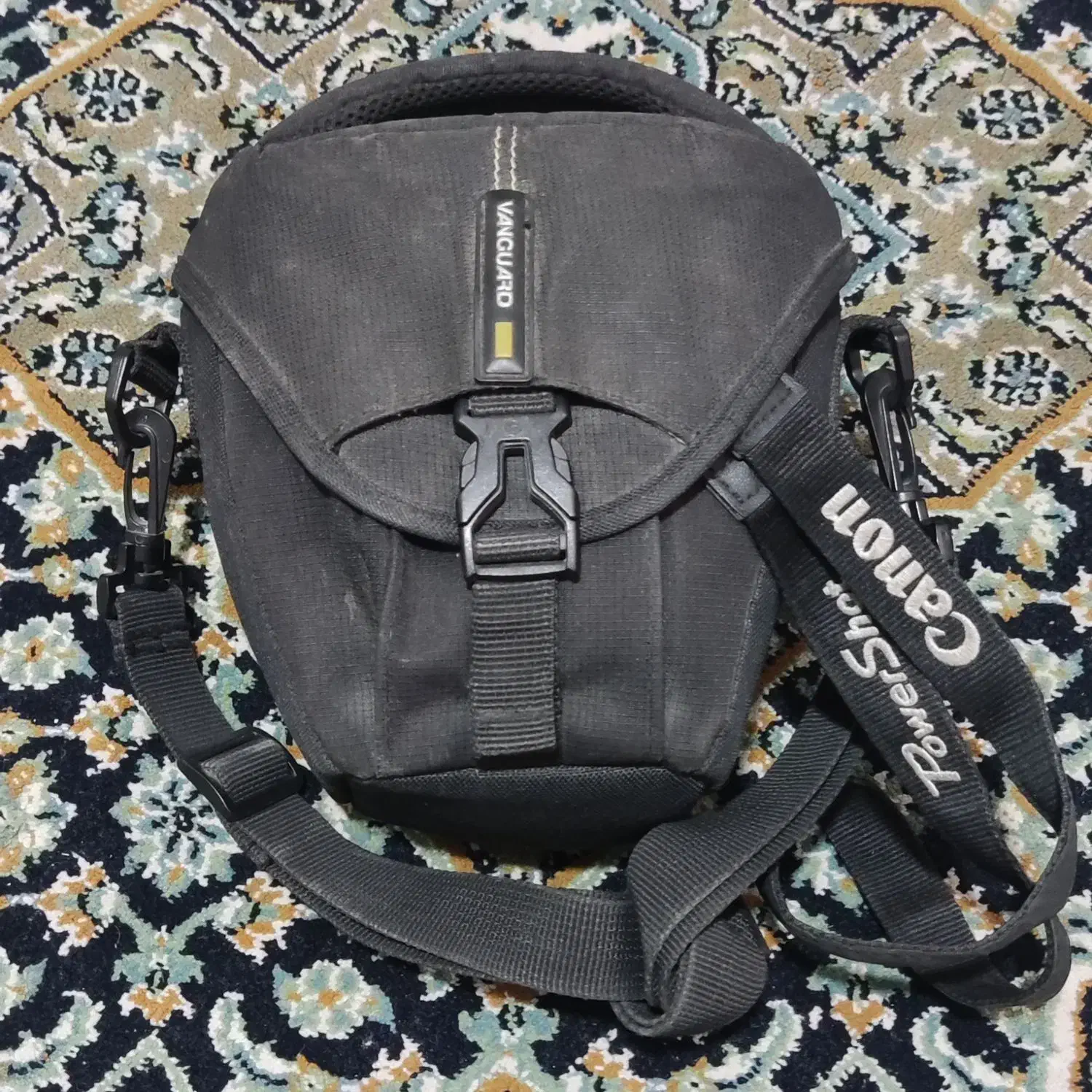 Camera Canon|دوربین عکاسی و فیلم‌برداری|فسا, |دیوار