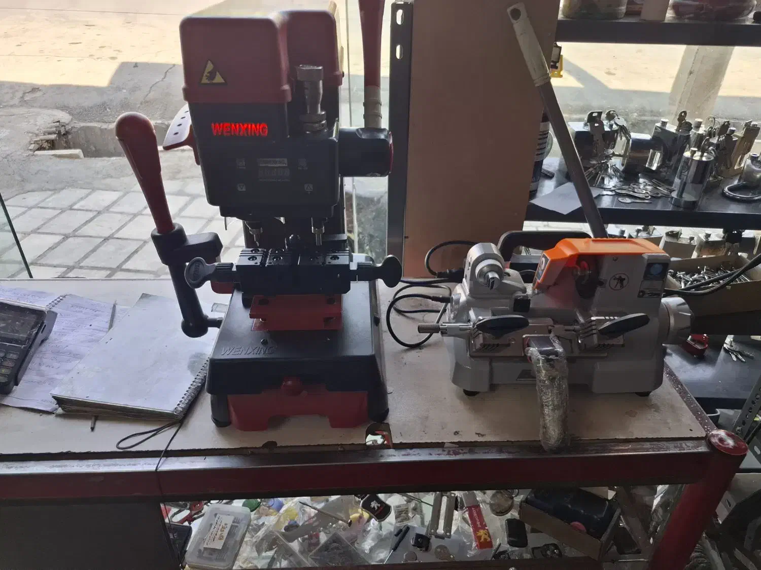 کلید سازی بیات ساخت ۸ ریموت در یک ریموت|خدمات پیشه و مهارت|بروجرد, |دیوار